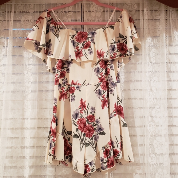 Floral Romper, Size M - Picture 3 of 5